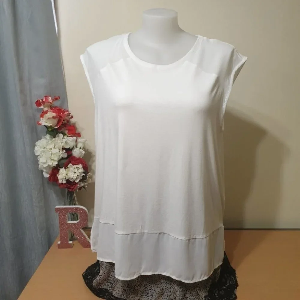 BASQUE AU-20 White Sleeveless Blouse Top Round Neck NWOT - Picture 4 of 11